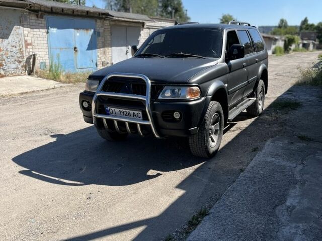 Черный Мицубиси Натива, объемом двигателя 3 л и пробегом 190 тыс. км за 5000 $, фото 1 на Automoto.ua