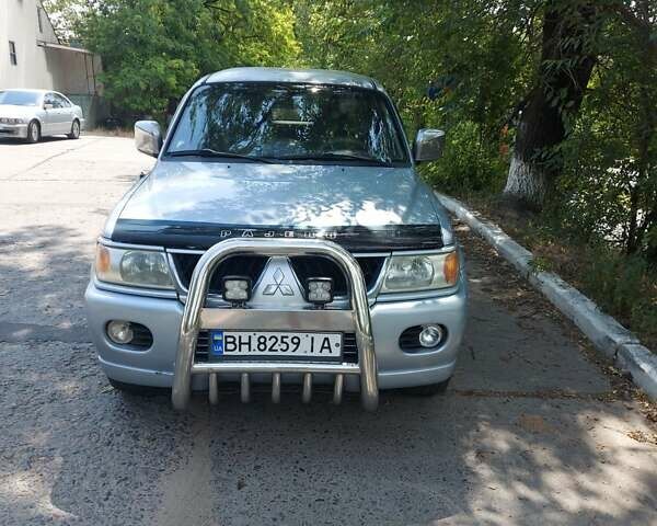 Сірий Міцубісі Натіва, об'ємом двигуна 2.97 л та пробігом 198 тис. км за 7500 $, фото 1 на Automoto.ua