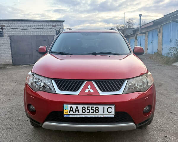 Мицубиси Аутлендер ХЛ 2008 в Киеве на Automoto.ua Красный Мицубиси Аутлендер ХЛ, объемом двигателя 2.4 л и пробегом 99 тыс. км за 11000 $, фото 1 на Automoto.ua