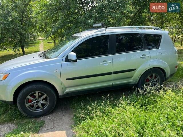 Сірий Міцубісі Аутлендер ХЛ, об'ємом двигуна 0 л та пробігом 300 тис. км за 5000 $, фото 1 на Automoto.ua