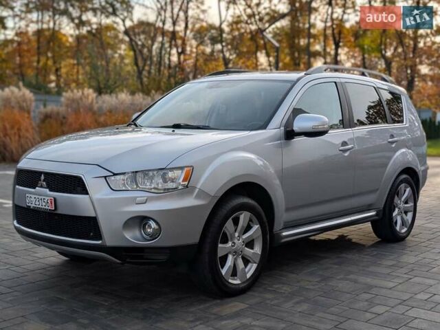 Серый Мицубиси Аутлендер ХЛ, объемом двигателя 2.2 л и пробегом 266 тыс. км за 11250 $, фото 1 на Automoto.ua