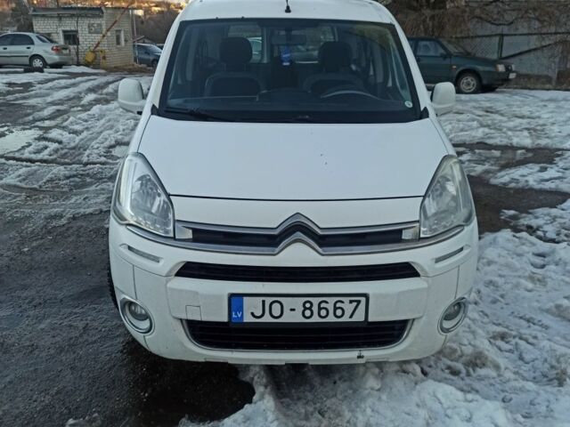 Білий Міцубісі Аутлендер, об'ємом двигуна 2 л та пробігом 279 тис. км за 3800 $, фото 1 на Automoto.ua