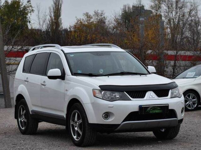 Білий Міцубісі Аутлендер, об'ємом двигуна 2.2 л та пробігом 275 тис. км за 9650 $, фото 1 на Automoto.ua