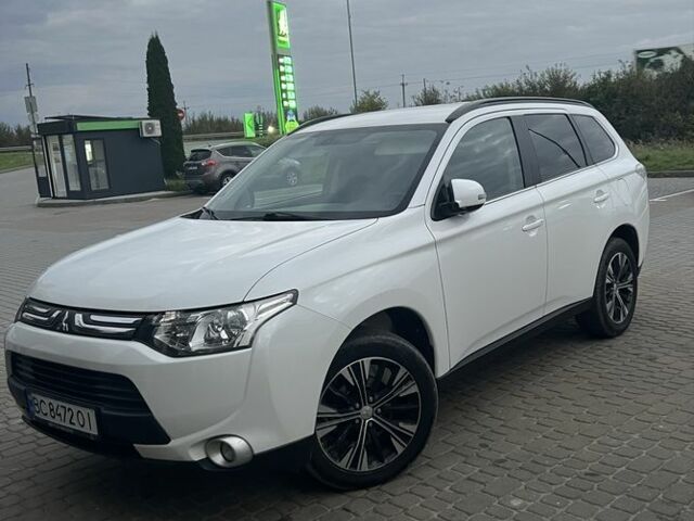 Білий Міцубісі Аутлендер, об'ємом двигуна 2.3 л та пробігом 215 тис. км за 12800 $, фото 1 на Automoto.ua