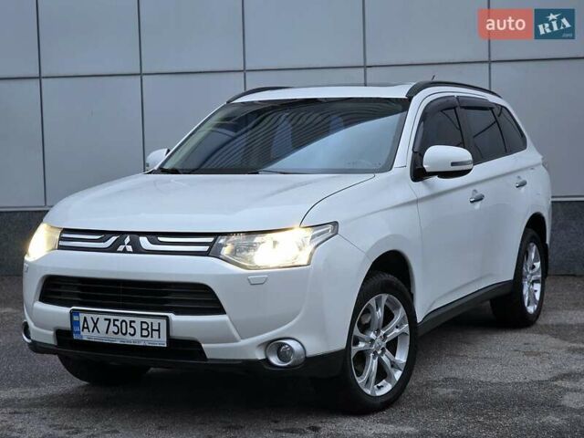 Міцубісі Аутлендер 2013 у Харкові на Automoto.ua Білий Міцубісі Аутлендер, об'ємом двигуна 2.4 л та пробігом 146 тис. км за 12900 $, фото 1 на Automoto.ua