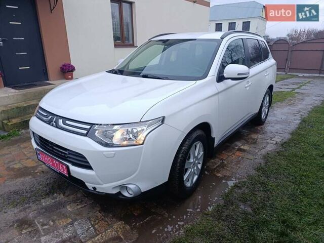 Белый Мицубиси Аутлендер, объемом двигателя 2.2 л и пробегом 278 тыс. км за 12600 $, фото 1 на Automoto.ua