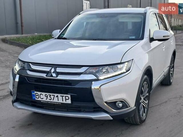 Білий Міцубісі Аутлендер, об'ємом двигуна 2.3 л та пробігом 130 тис. км за 14999 $, фото 1 на Automoto.ua