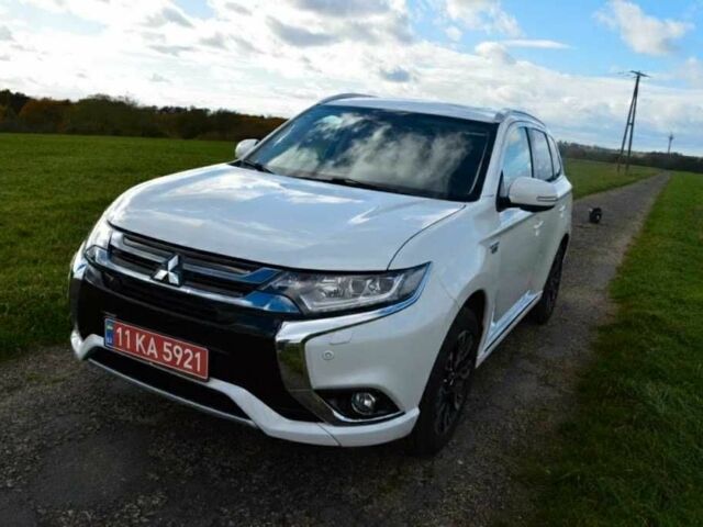 Білий Міцубісі Аутлендер, об'ємом двигуна 2 л та пробігом 164 тис. км за 16900 $, фото 1 на Automoto.ua