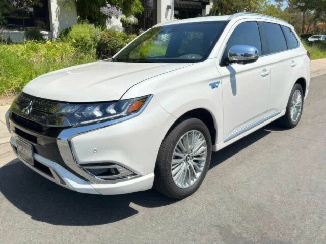 Білий Міцубісі Аутлендер, об'ємом двигуна 2 л та пробігом 34 тис. км за 17000 $, фото 1 на Automoto.ua