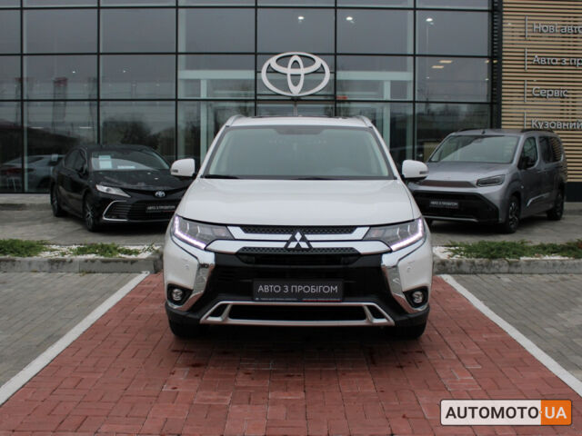 Білий Міцубісі Аутлендер, об'ємом двигуна 24 л та пробігом 56 тис. км за 24134 $, фото 1 на Automoto.ua