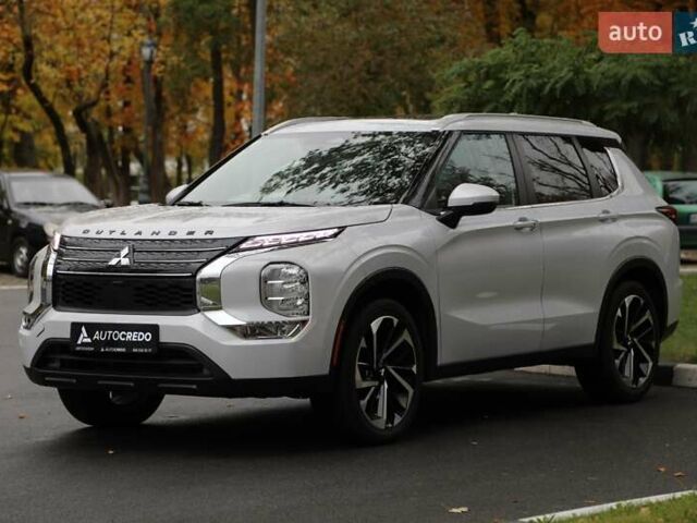 Міцубісі Аутлендер 2022 у Харкові на Automoto.ua Білий Міцубісі Аутлендер, об'ємом двигуна 2.49 л та пробігом 18 тис. км за 30500 $, фото 1 на Automoto.ua