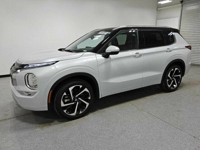 Белый Мицубиси Аутлендер, объемом двигателя 2.5 л и пробегом 12 тыс. км за 11000 $, фото 1 на Automoto.ua