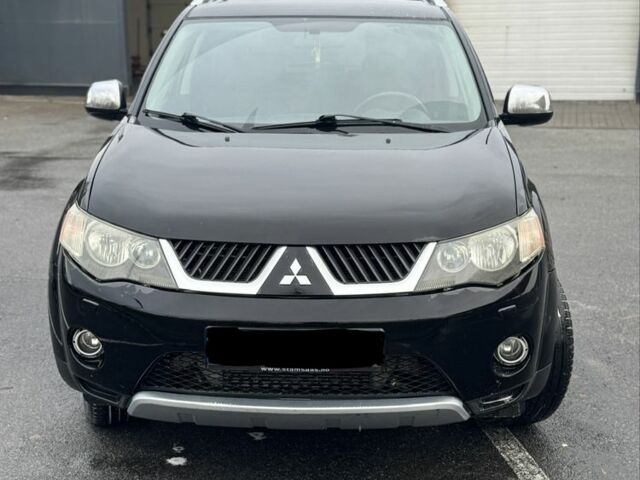 Міцубісі Аутлендер 2008 у Харкові на Automoto.ua Чорний Міцубісі Аутлендер, об'ємом двигуна 2 л та пробігом 320 тис. км за 5946 $, фото 1 на Automoto.ua