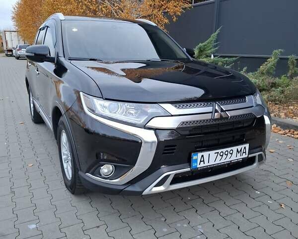 Міцубісі Аутлендер 2018 у Белой Церкве на Automoto.ua Чорний Міцубісі Аутлендер, об'ємом двигуна 2 л та пробігом 121 тис. км за 17800 $, фото 1 на Automoto.ua