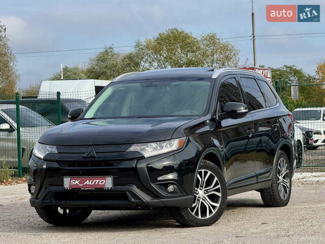 Міцубісі Аутлендер 2018 у Києві на Automoto.ua Чорний Міцубісі Аутлендер, об'ємом двигуна 3 л та пробігом 182 тис. км за 16900 $, фото 1 на Automoto.ua