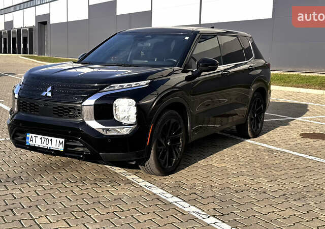 Чорний Міцубісі Аутлендер, об'ємом двигуна 2.49 л та пробігом 120 тис. км за 28500 $, фото 1 на Automoto.ua
