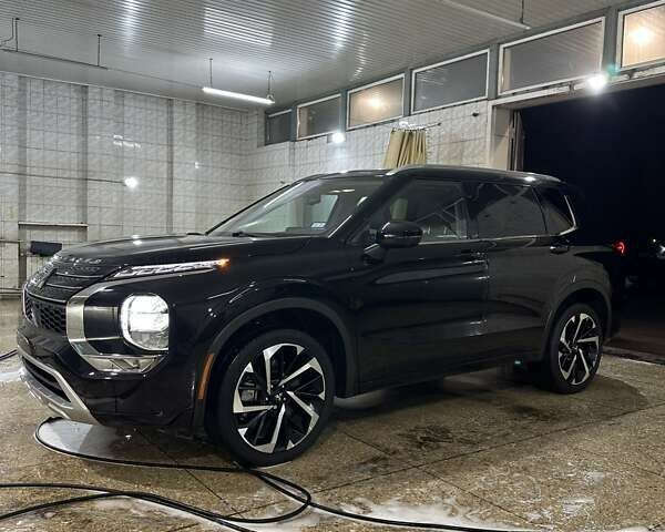 Черный Мицубиси Аутлендер, объемом двигателя 2.5 л и пробегом 64 тыс. км за 25600 $, фото 1 на Automoto.ua