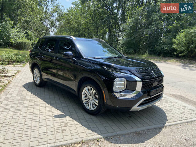 Чорний Міцубісі Аутлендер, об'ємом двигуна 2.5 л та пробігом 23 тис. км за 24500 $, фото 1 на Automoto.ua