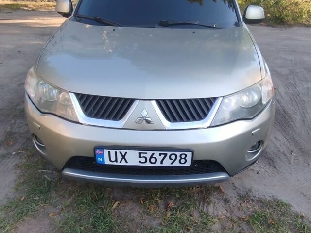 Мицубиси Аутлендер 2009 в Изюме на Automoto.ua Коричневый Мицубиси Аутлендер, объемом двигателя 2 л и пробегом 322 тыс. км за 5100 $, фото 1 на Automoto.ua