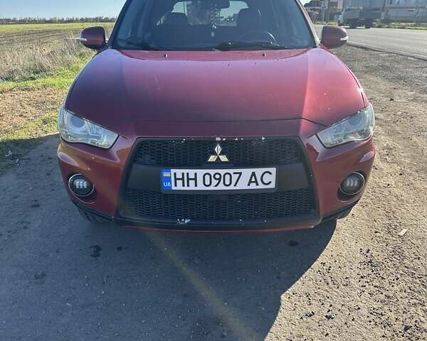 Міцубісі Аутлендер 2011 у Чорноморську (Іллічівську) на Automoto.ua Червоний Міцубісі Аутлендер, об'ємом двигуна 3 л та пробігом 200 тис. км за 11000 $, фото 1 на Automoto.ua