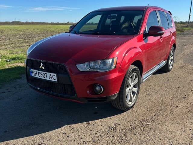 Міцубісі Аутлендер 2011 у Чорноморську (Іллічівську) на Automoto.ua Червоний Міцубісі Аутлендер, об'ємом двигуна 3 л та пробігом 200 тис. км за 11000 $, фото 1 на Automoto.ua