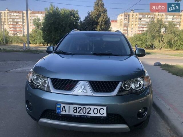 Мицубиси Аутлендер, объемом двигателя 3 л и пробегом 201 тыс. км за 10000 $, фото 1 на Automoto.ua