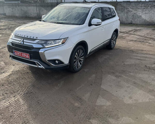 Мицубиси Аутлендер, объемом двигателя 0 л и пробегом 114 тыс. км за 14700 $, фото 1 на Automoto.ua