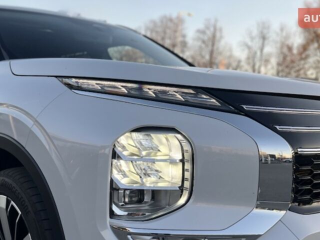 Мицубиси Аутлендер, объемом двигателя 2.49 л и пробегом 0 тыс. км за 43681 $, фото 1 на Automoto.ua