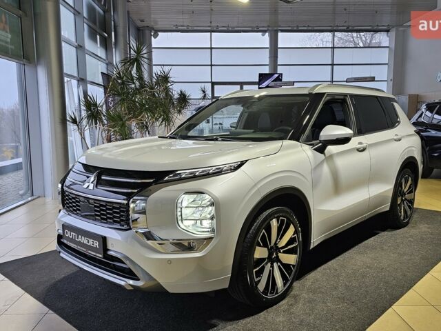 Мицубиси Аутлендер, объемом двигателя 2.49 л и пробегом 0 тыс. км за 44024 $, фото 1 на Automoto.ua