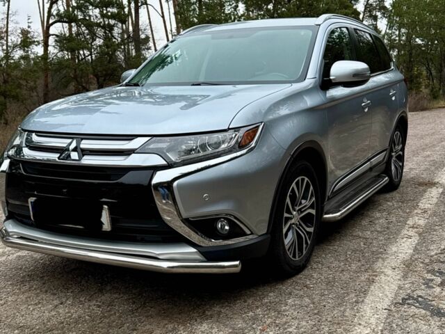 Сірий Міцубісі Аутлендер, об'ємом двигуна 2.3 л та пробігом 55 тис. км за 19900 $, фото 1 на Automoto.ua