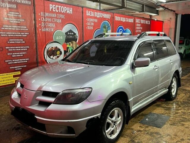 Серый Мицубиси Аутлендер, объемом двигателя 0 л и пробегом 400 тыс. км за 2500 $, фото 1 на Automoto.ua