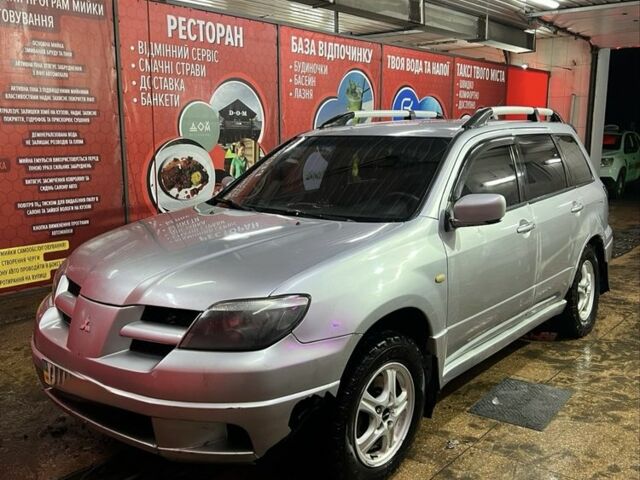 Серый Мицубиси Аутлендер, объемом двигателя 0 л и пробегом 300 тыс. км за 2500 $, фото 1 на Automoto.ua