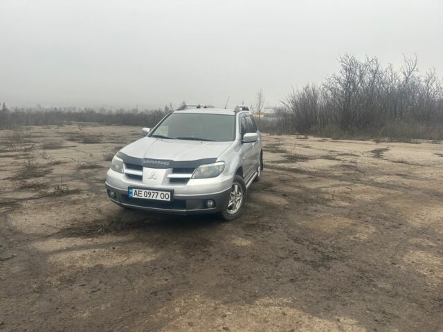 Сірий Міцубісі Аутлендер, об'ємом двигуна 2.4 л та пробігом 275 тис. км за 6400 $, фото 1 на Automoto.ua