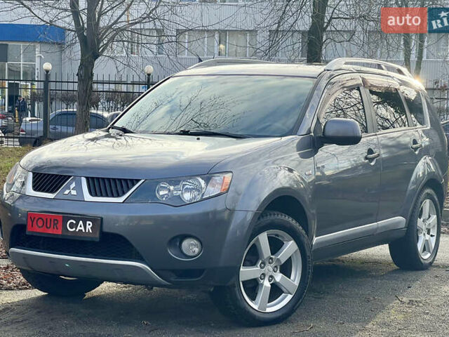 Сірий Міцубісі Аутлендер, об'ємом двигуна 3 л та пробігом 157 тис. км за 8500 $, фото 1 на Automoto.ua