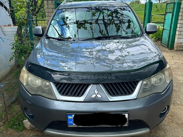 Сірий Міцубісі Аутлендер, об'ємом двигуна 2 л та пробігом 315 тис. км за 7999 $, фото 1 на Automoto.ua