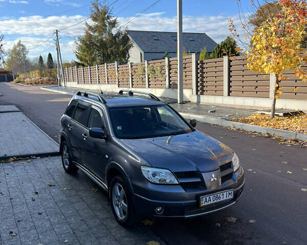 Мицубиси Аутлендер 2007 в Киеве на Automoto.ua Серый Мицубиси Аутлендер, объемом двигателя 2.4 л и пробегом 291 тыс. км за 6500 $, фото 1 на Automoto.ua