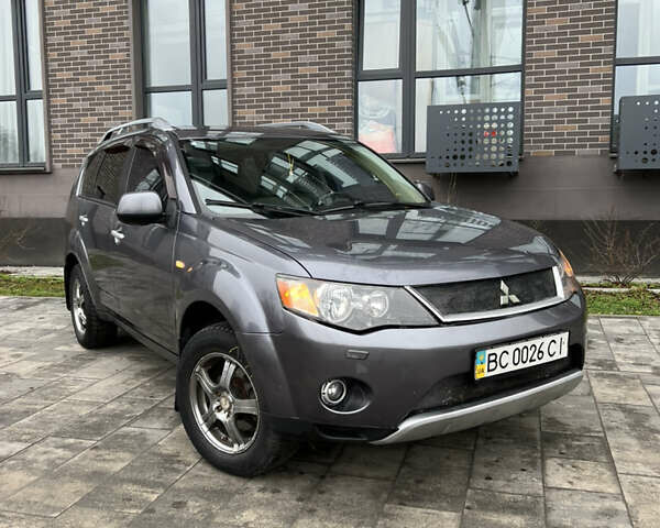 Сірий Міцубісі Аутлендер, об'ємом двигуна 3 л та пробігом 182 тис. км за 6299 $, фото 1 на Automoto.ua