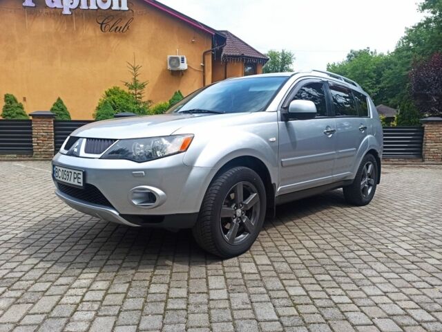 Сірий Міцубісі Аутлендер, об'ємом двигуна 2.4 л та пробігом 225 тис. км за 8800 $, фото 1 на Automoto.ua