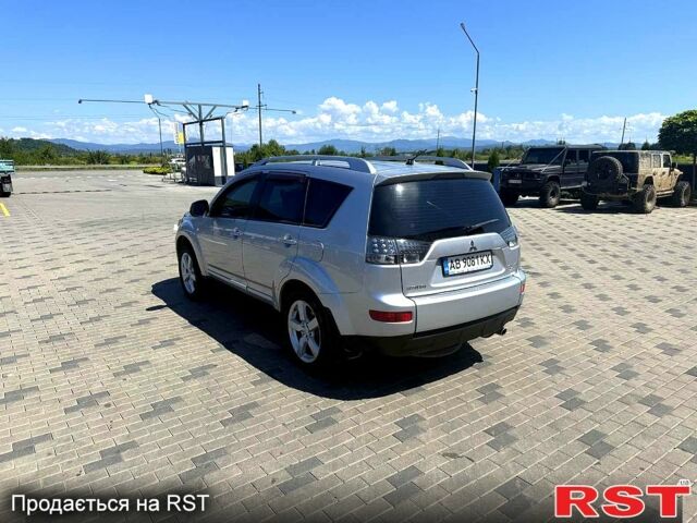 Сірий Міцубісі Аутлендер, об'ємом двигуна 2.4 л та пробігом 300 тис. км за 6900 $, фото 1 на Automoto.ua