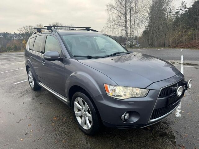 Серый Мицубиси Аутлендер, объемом двигателя 0 л и пробегом 260 тыс. км за 6000 $, фото 1 на Automoto.ua