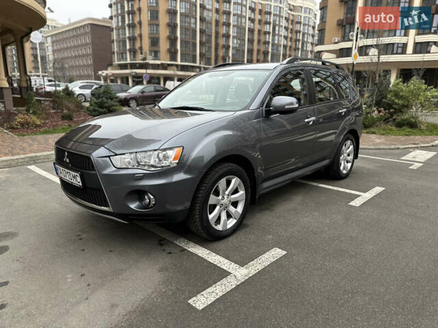 Серый Мицубиси Аутлендер, объемом двигателя 2.4 л и пробегом 226 тыс. км за 10200 $, фото 1 на Automoto.ua