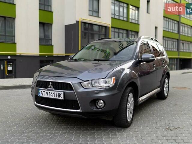 Серый Мицубиси Аутлендер, объемом двигателя 2.27 л и пробегом 291 тыс. км за 9700 $, фото 1 на Automoto.ua