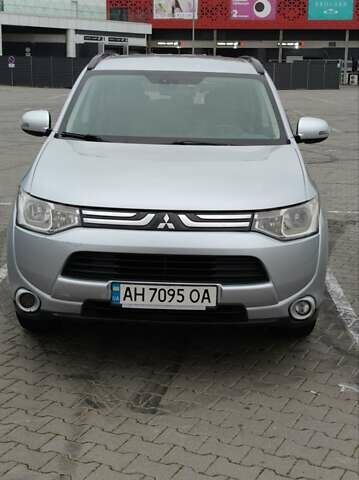 Сірий Міцубісі Аутлендер, об'ємом двигуна 2 л та пробігом 231 тис. км за 12200 $, фото 1 на Automoto.ua