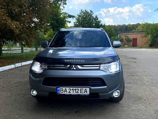 Сірий Міцубісі Аутлендер, об'ємом двигуна 2.4 л та пробігом 156 тис. км за 14500 $, фото 1 на Automoto.ua