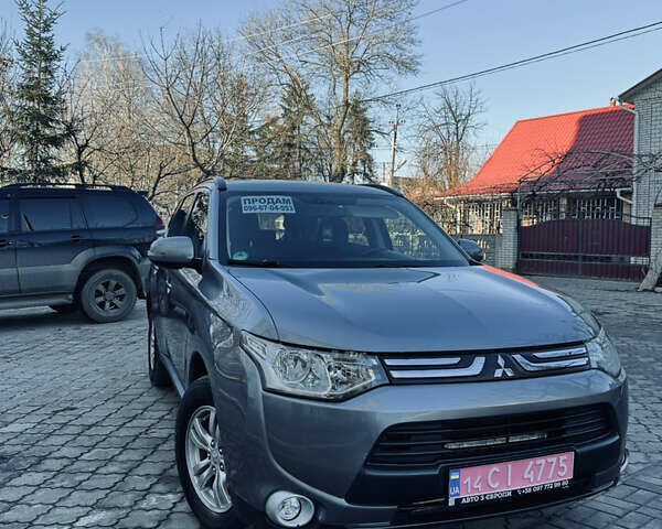 Серый Мицубиси Аутлендер, объемом двигателя 2.2 л и пробегом 200 тыс. км за 13200 $, фото 1 на Automoto.ua