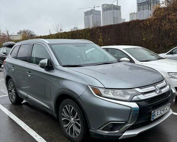 Сірий Міцубісі Аутлендер, об'ємом двигуна 3 л та пробігом 214 тис. км за 16000 $, фото 1 на Automoto.ua