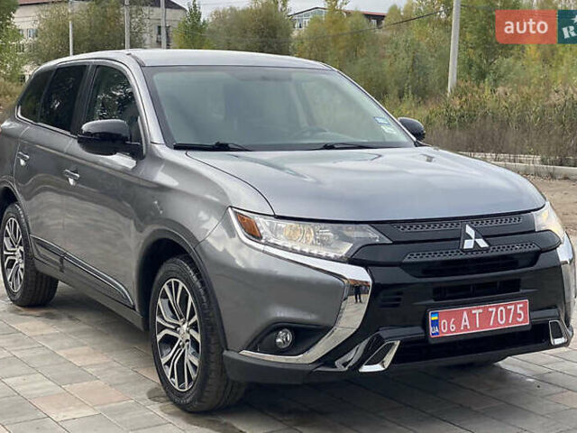 Міцубісі Аутлендер 2017 у Києві на Automoto.ua Сірий Міцубісі Аутлендер, об'ємом двигуна 2.36 л та пробігом 113 тис. км за 14600 $, фото 1 на Automoto.ua
