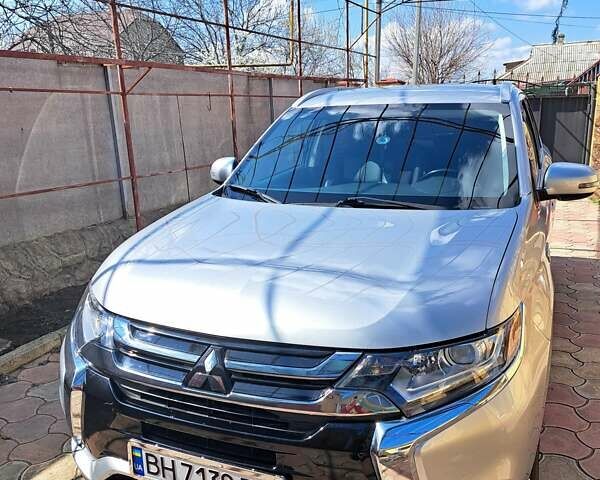Сірий Міцубісі Аутлендер, об'ємом двигуна 2 л та пробігом 158 тис. км за 20900 $, фото 1 на Automoto.ua