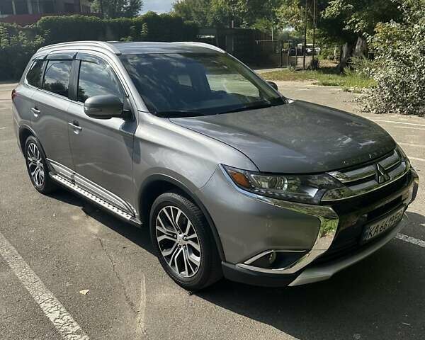 Серый Мицубиси Аутлендер, объемом двигателя 2.36 л и пробегом 85 тыс. км за 17500 $, фото 1 на Automoto.ua