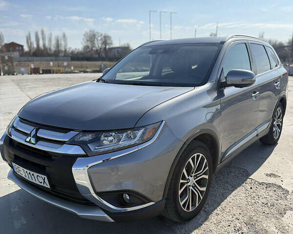 Сірий Міцубісі Аутлендер, об'ємом двигуна 3 л та пробігом 190 тис. км за 17100 $, фото 1 на Automoto.ua